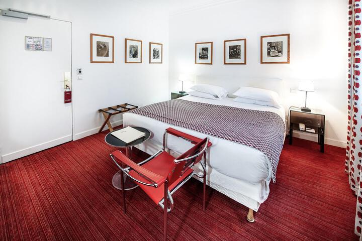 Room 35 of 76