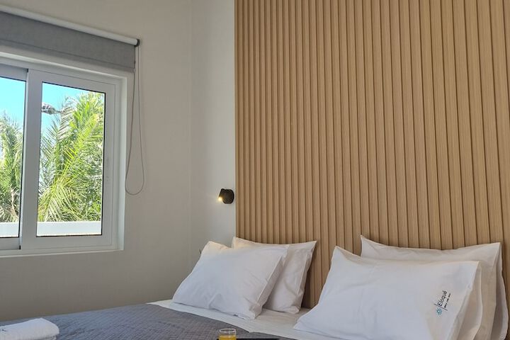 Room 8 of 53