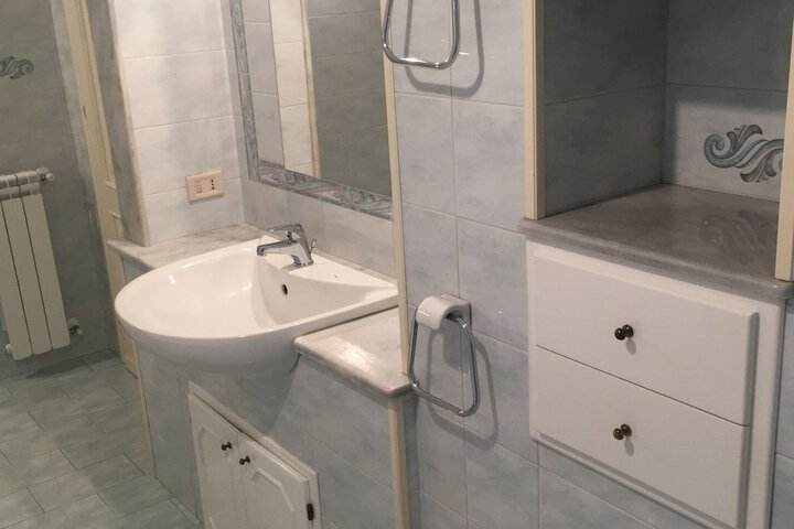 Room 33 of 63