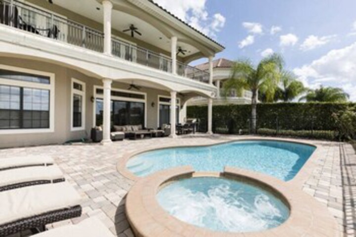 Pool 21 of 38