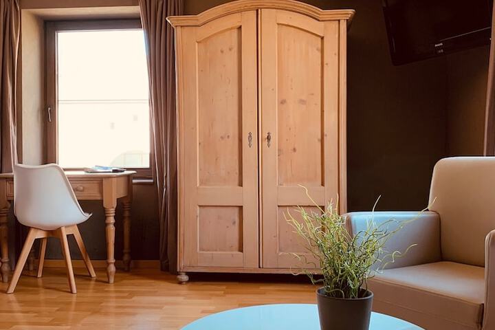Room 17 of 51