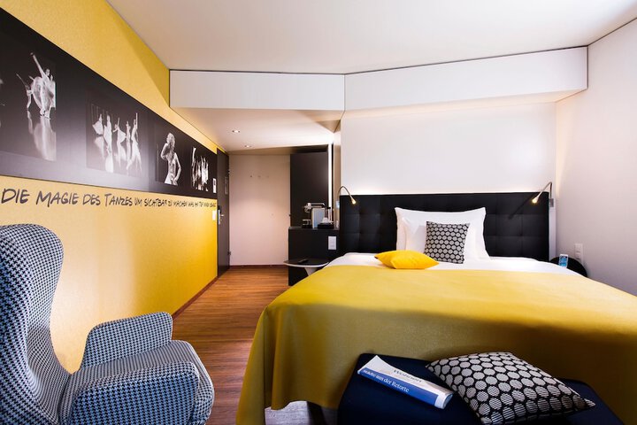 Room 13 of 85