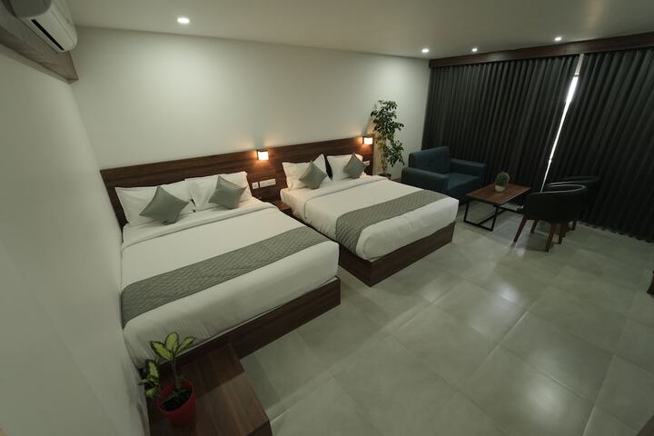 Room 16 of 18