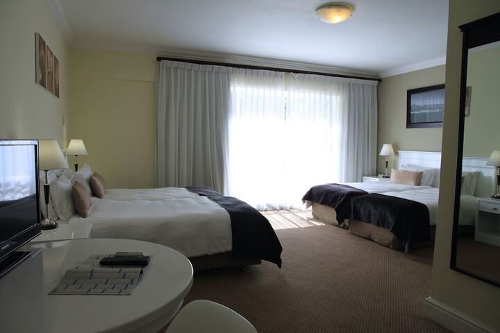 Room 6 of 52