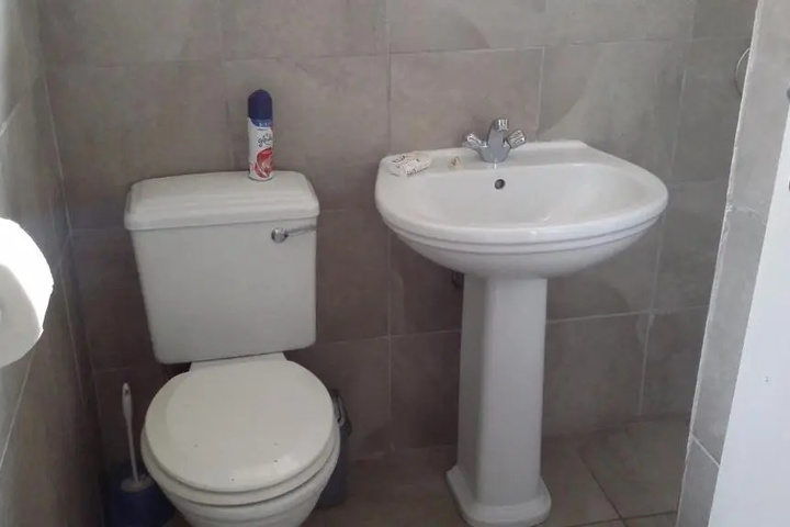 Room 4 of 4