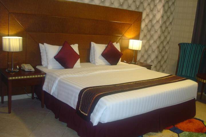 Room 13 of 39