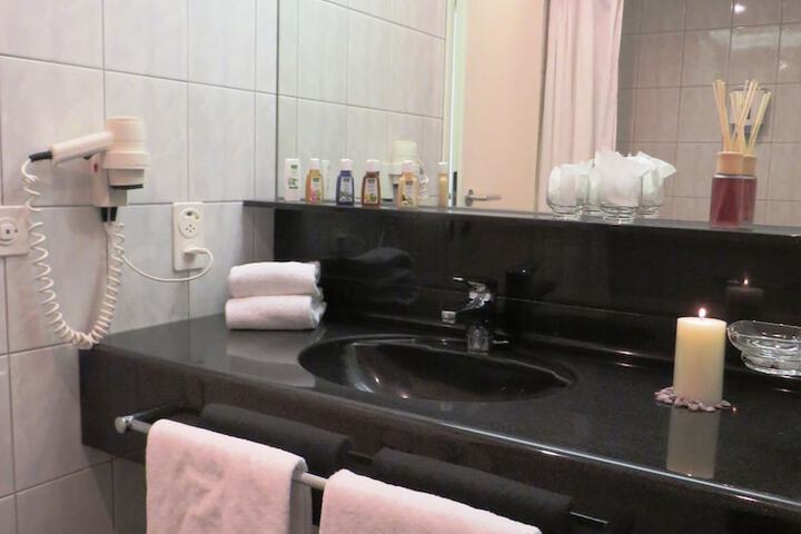 Room 14 of 26