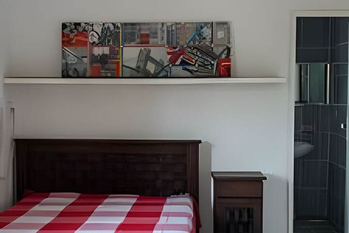 Room 5 of 28
