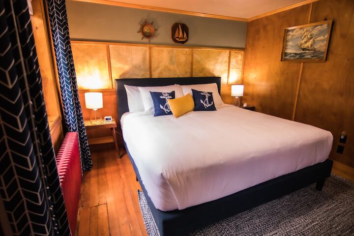 Anchor Inn Resort in Lincoln City, OR