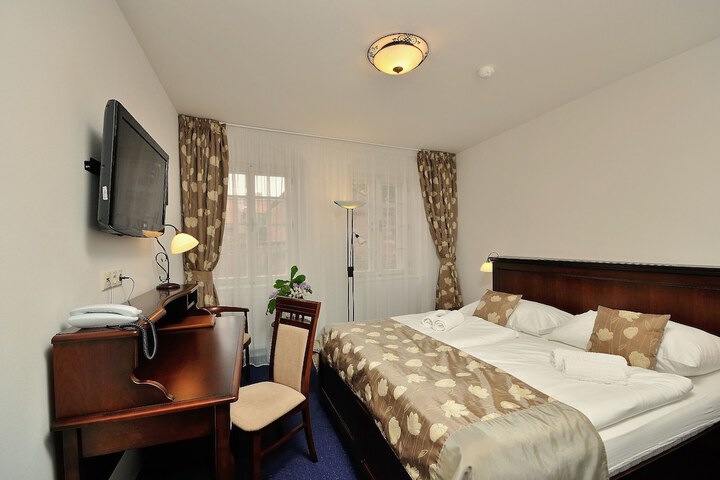 Room 10 of 43