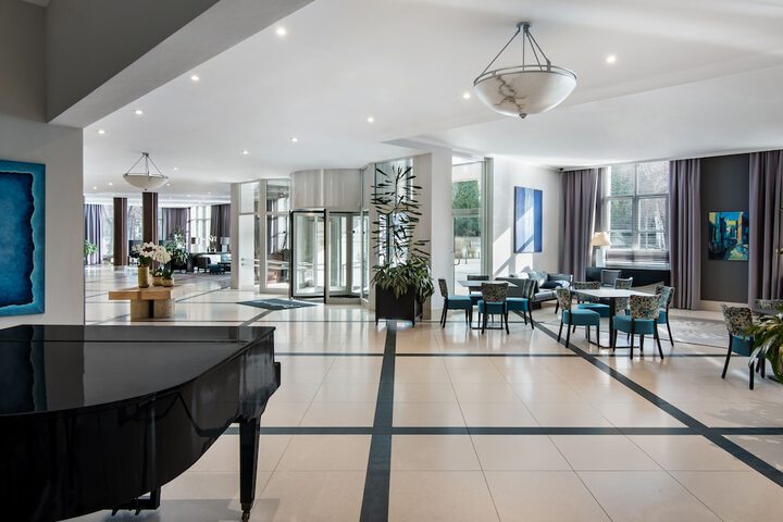 Guest Lobby