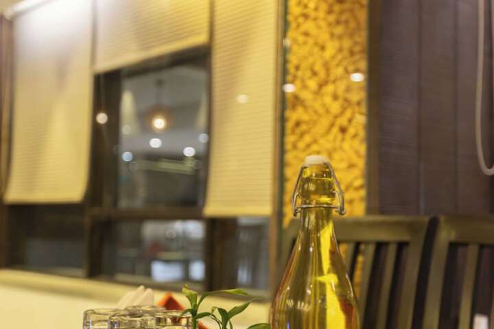Dining 40 of 61