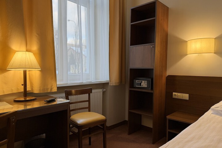 Room 22 of 64