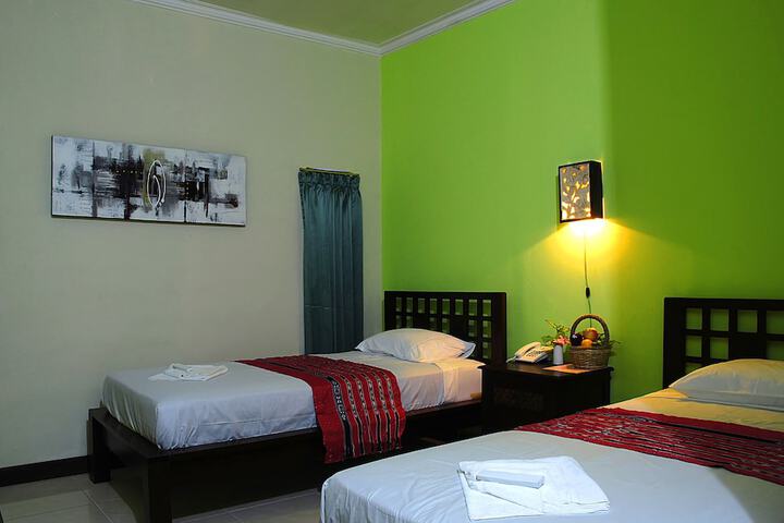 Room 2 of 8