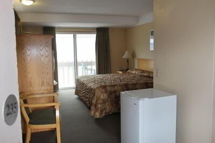 Room 7 of 27