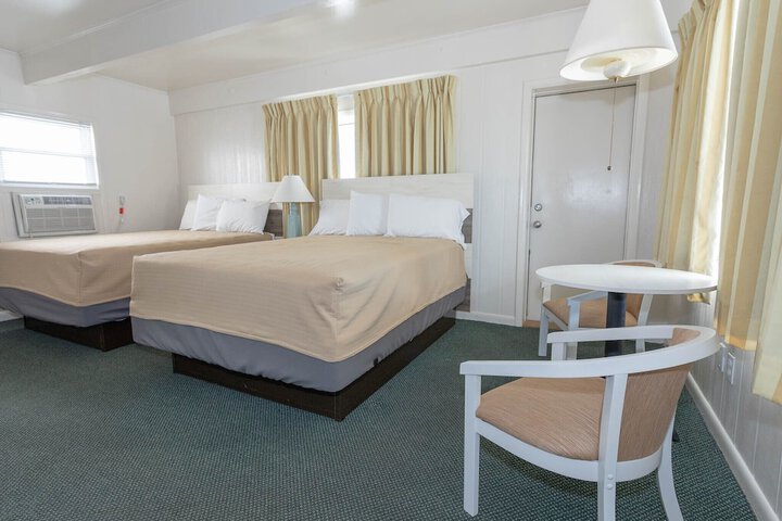 Room 10 of 34