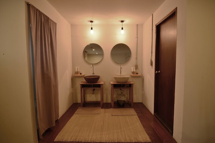 Room 19 of 25