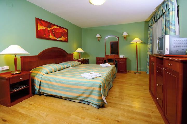 Room 2 of 24