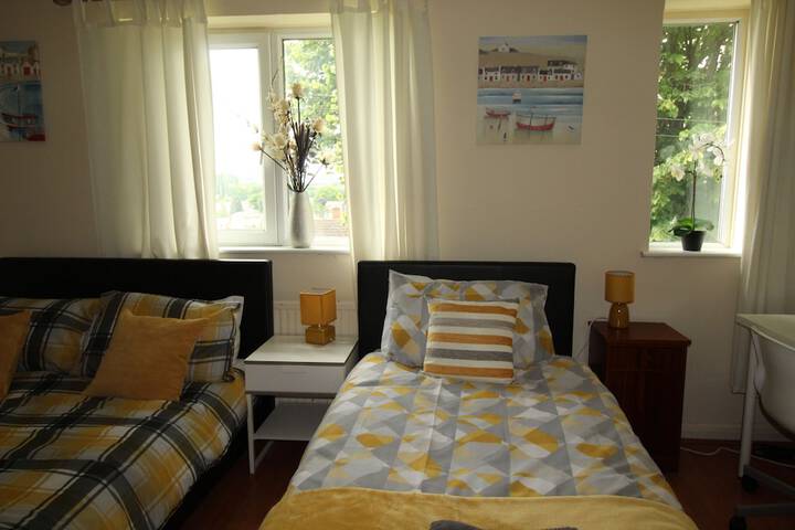 Room 2 of 19