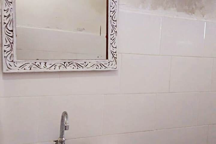 Room 14 of 14