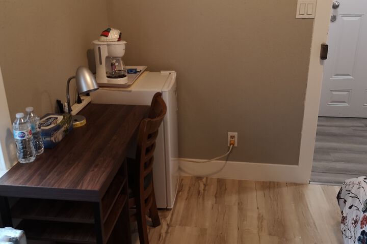 Room 4 of 12