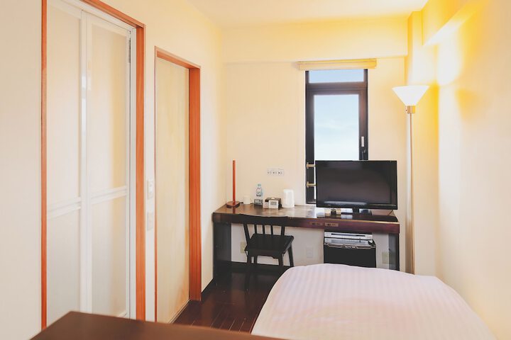 Room 22 of 64