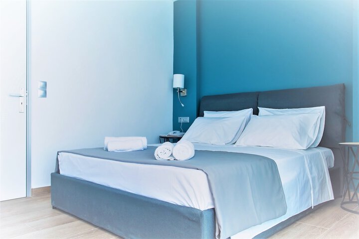 Room 6 of 37