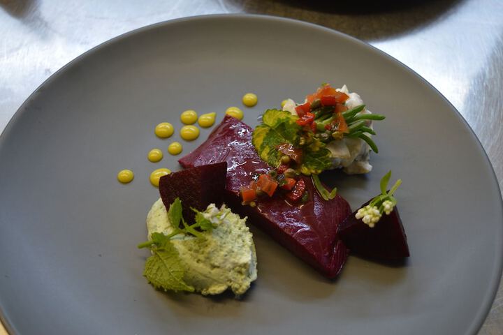 Dining 33 of 50