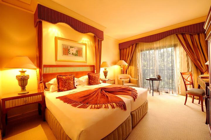 Room 5 of 95