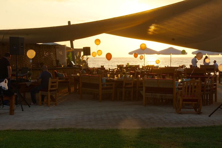 Dining 106 of 192