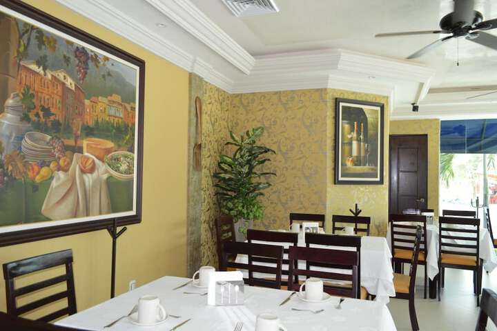 Dining 31 of 36