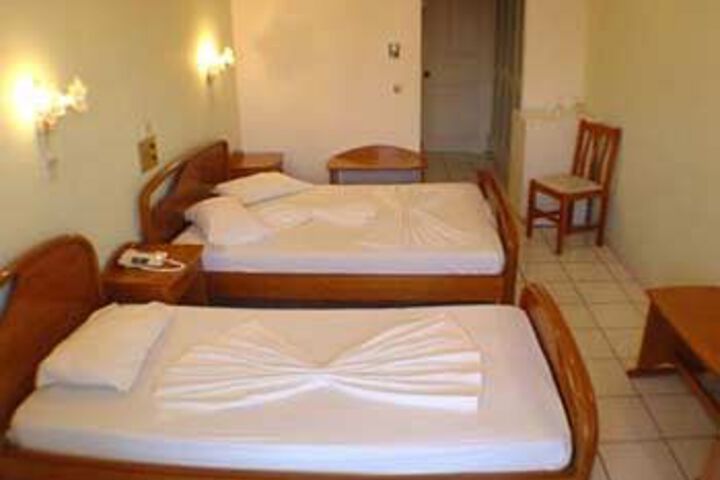 Room 14 of 27