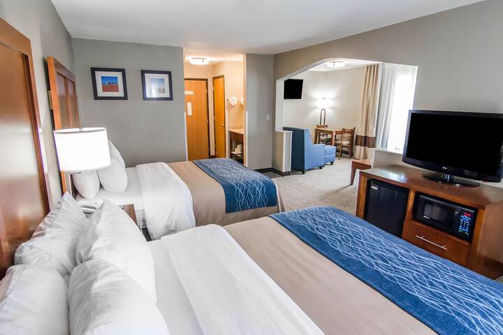 2 Queen Beds (9 of 14)