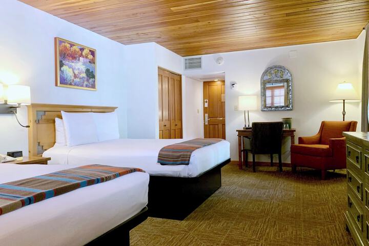 Room 28 of 69