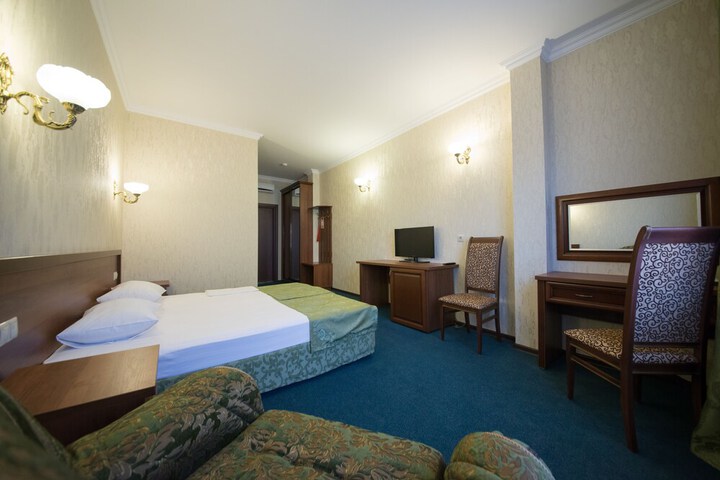 Room 15 of 49