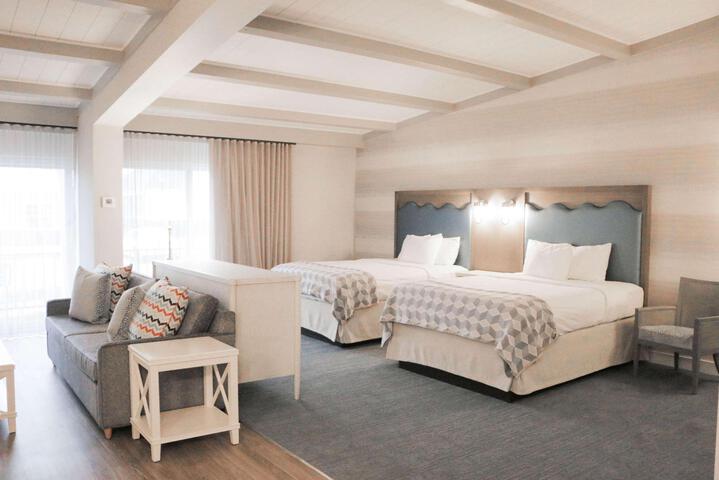 2 Queen Beds Deluxe Room (8 of 9)
