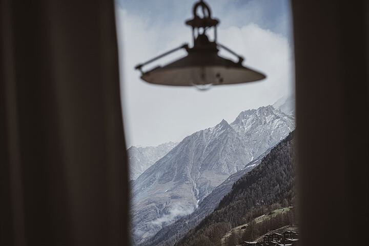 Room 27 of 65