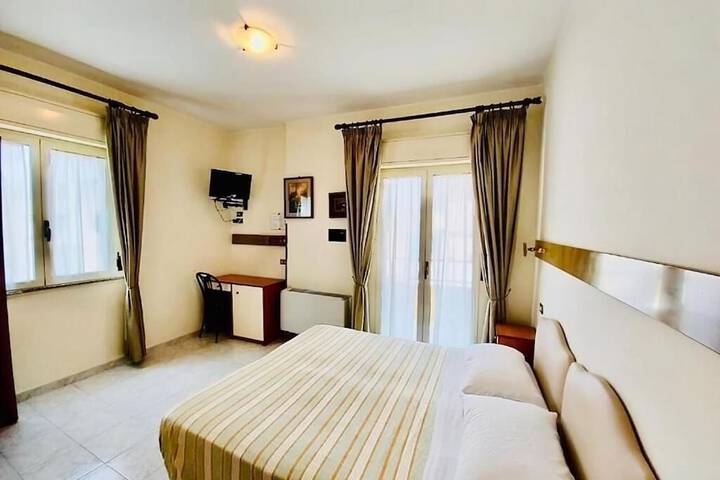 Room 14 of 28