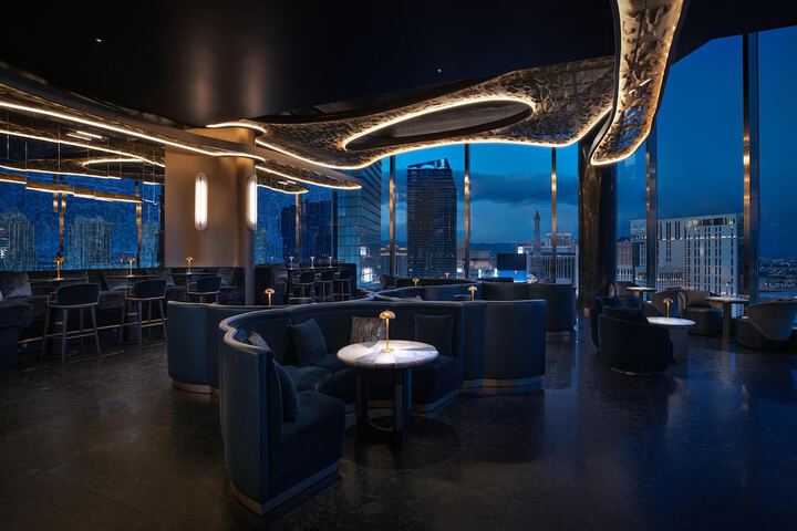 Lounge 155 of 180