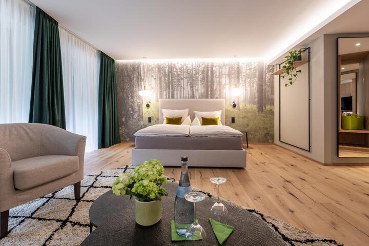 Room 40 of 141
