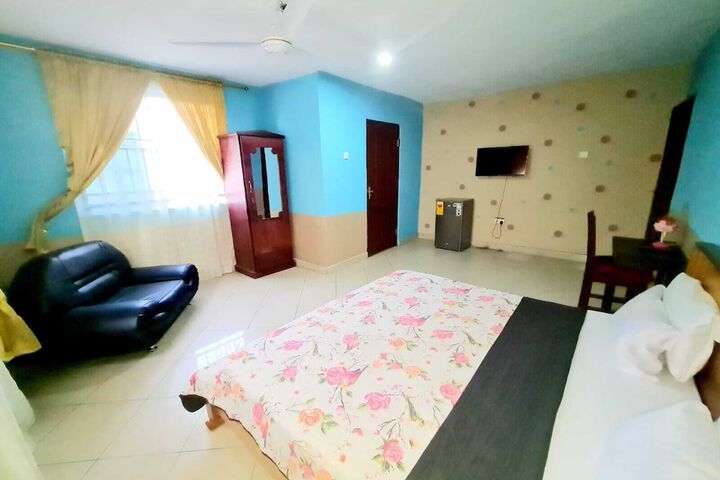 Room 3 of 10