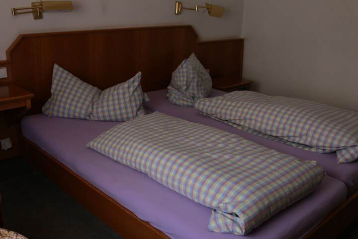 Room 12 of 42