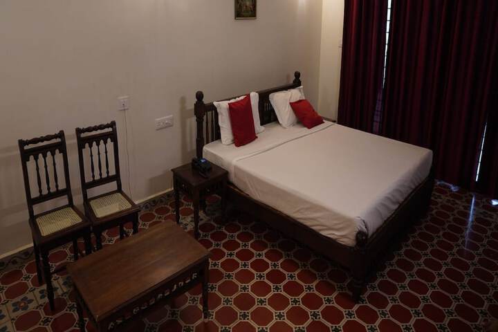 Room 12 of 20
