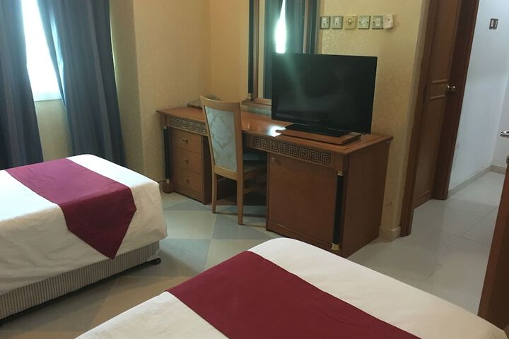 Room 7 of 34
