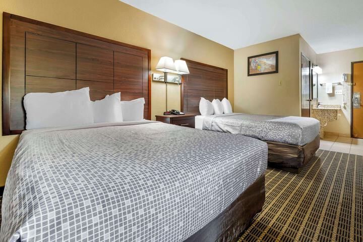 Double Bed Accessible (6 of 19)