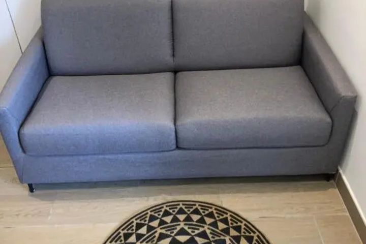 Room 6 of 11
