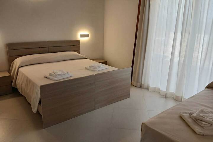 Room 12 of 30