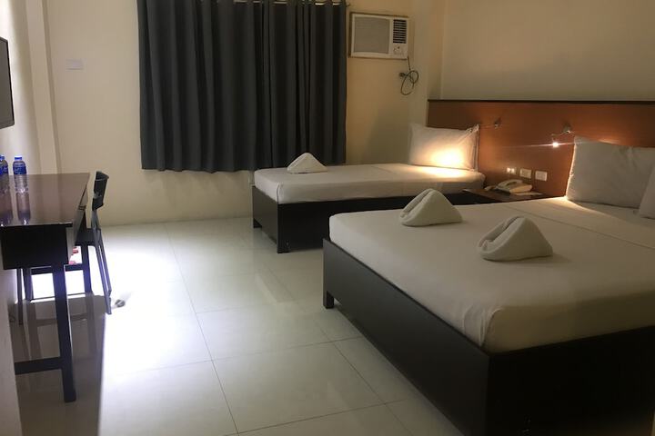 Room 11 of 32