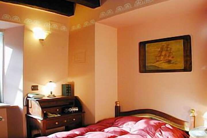 Room 15 of 23