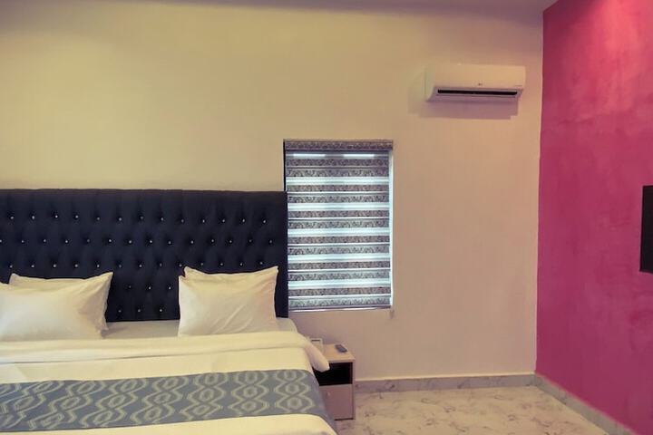 Room 11 of 27